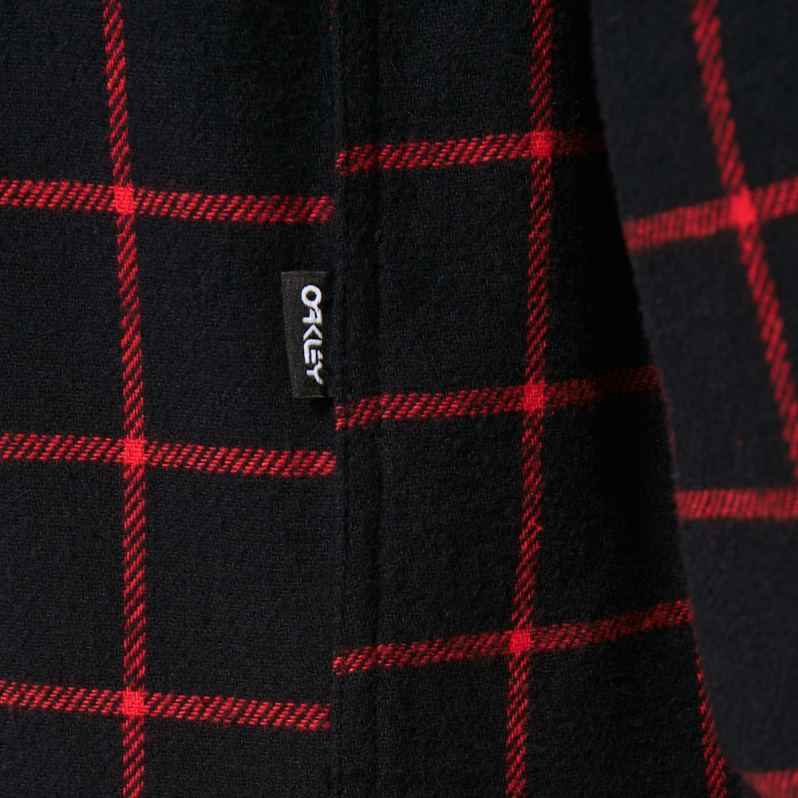 Hooded Button Down Black/Red Check Oakley2ZJX2468