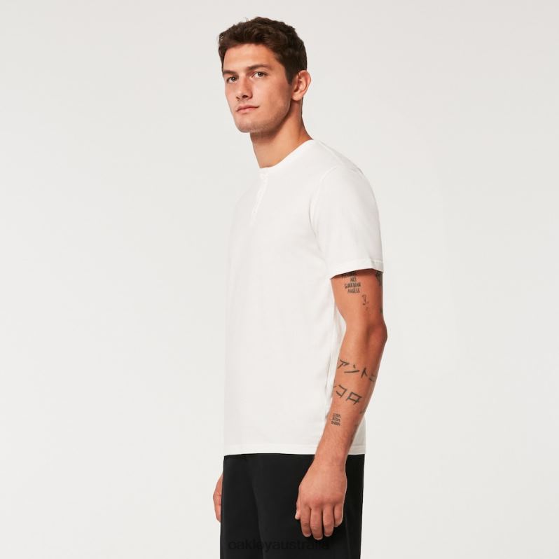 Relax Henley Tee White Oakley2ZJX2205