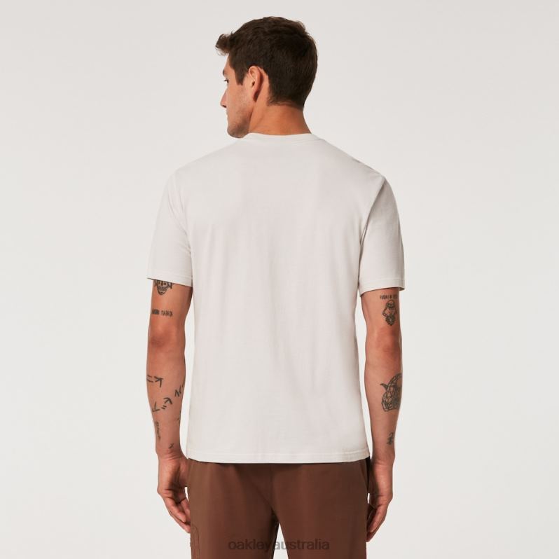 Relax Pocket Ellipse Tee White Oakley2ZJX2200