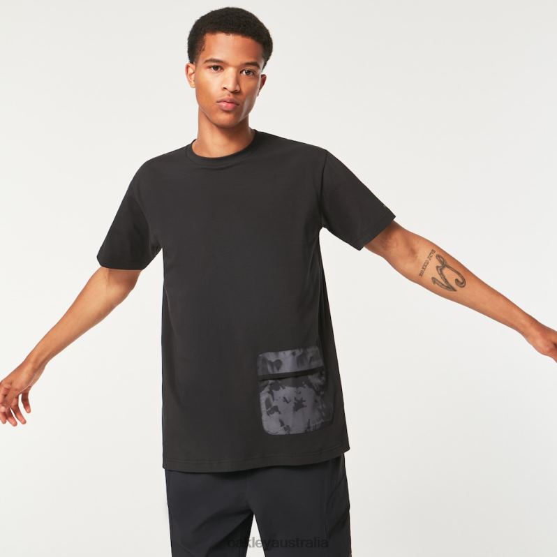 Wanderlust Pocket Tee Blackout Oakley2ZJX2331