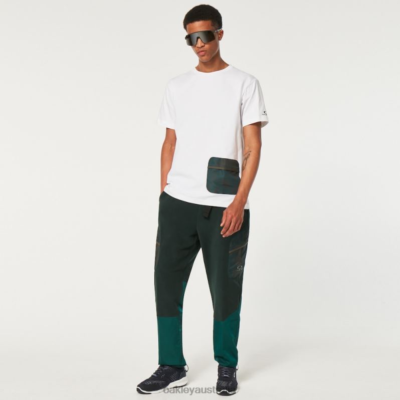 Wanderlust Pocket Tee White Oakley2ZJX2332