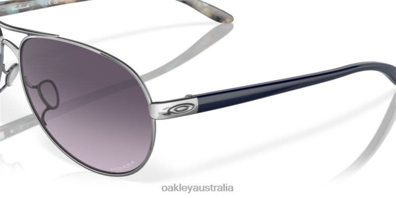 Feedback Prizm Grey Gradient Lenses, Polished Chrome Frame Oakley2ZJX485