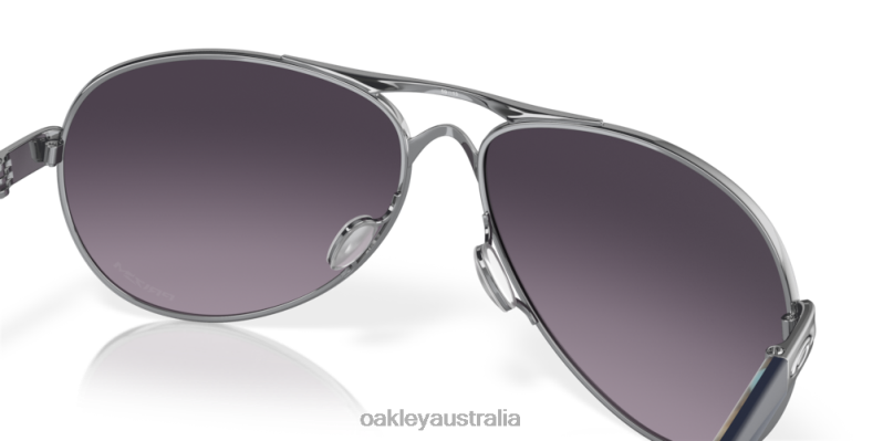 Feedback Prizm Grey Gradient Lenses, Polished Chrome Frame Oakley2ZJX485