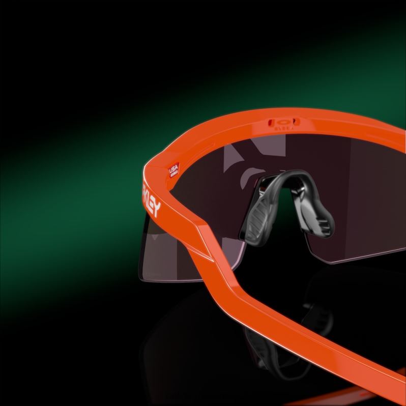 Hydra Prizm Sapphire Lenses, Neon Orange Frame Oakley2ZJX150