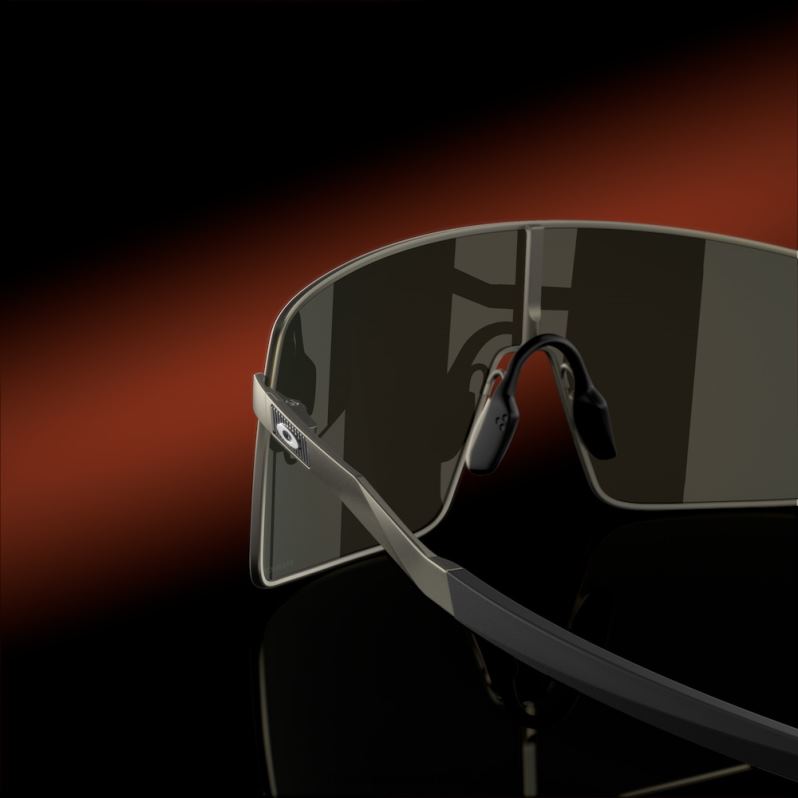 Sutro TI Prizm Ruby Lenses, Satin Carbon Frame Oakley2ZJX237